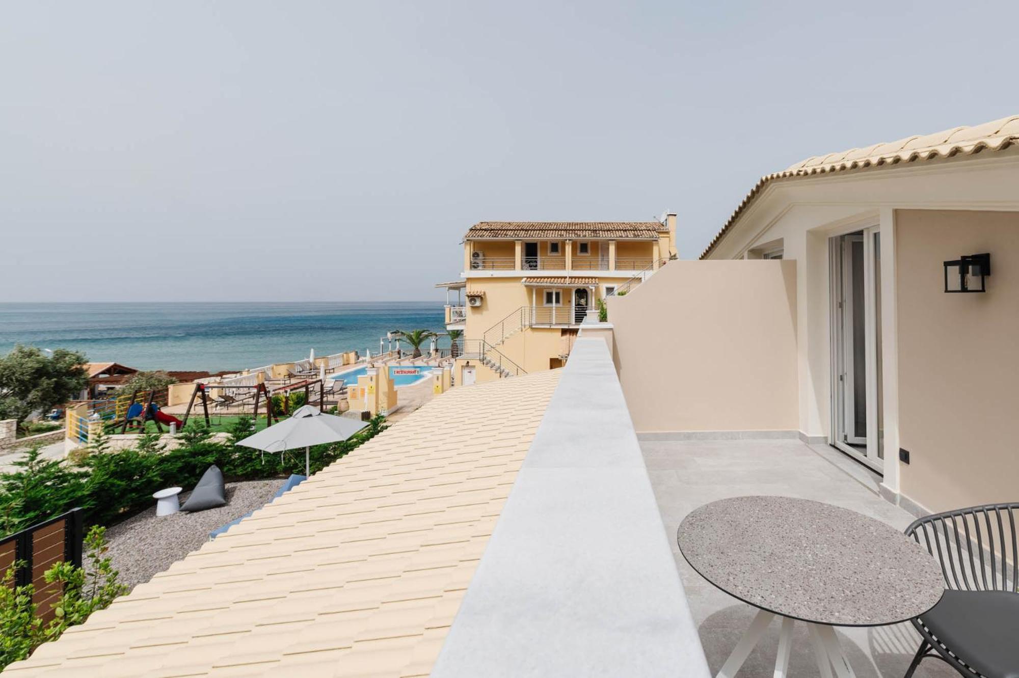 Sea Breeze Hotel & Apartments Айос-Гордіос Екстер'єр фото