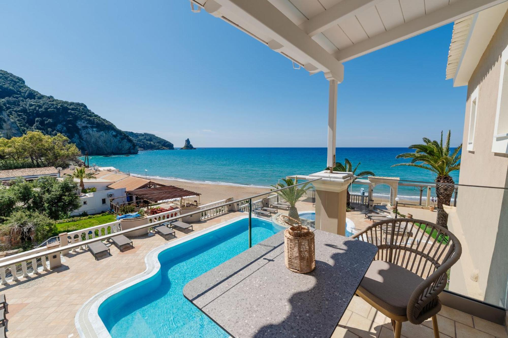 Sea Breeze Hotel & Apartments Айос-Гордіос Екстер'єр фото