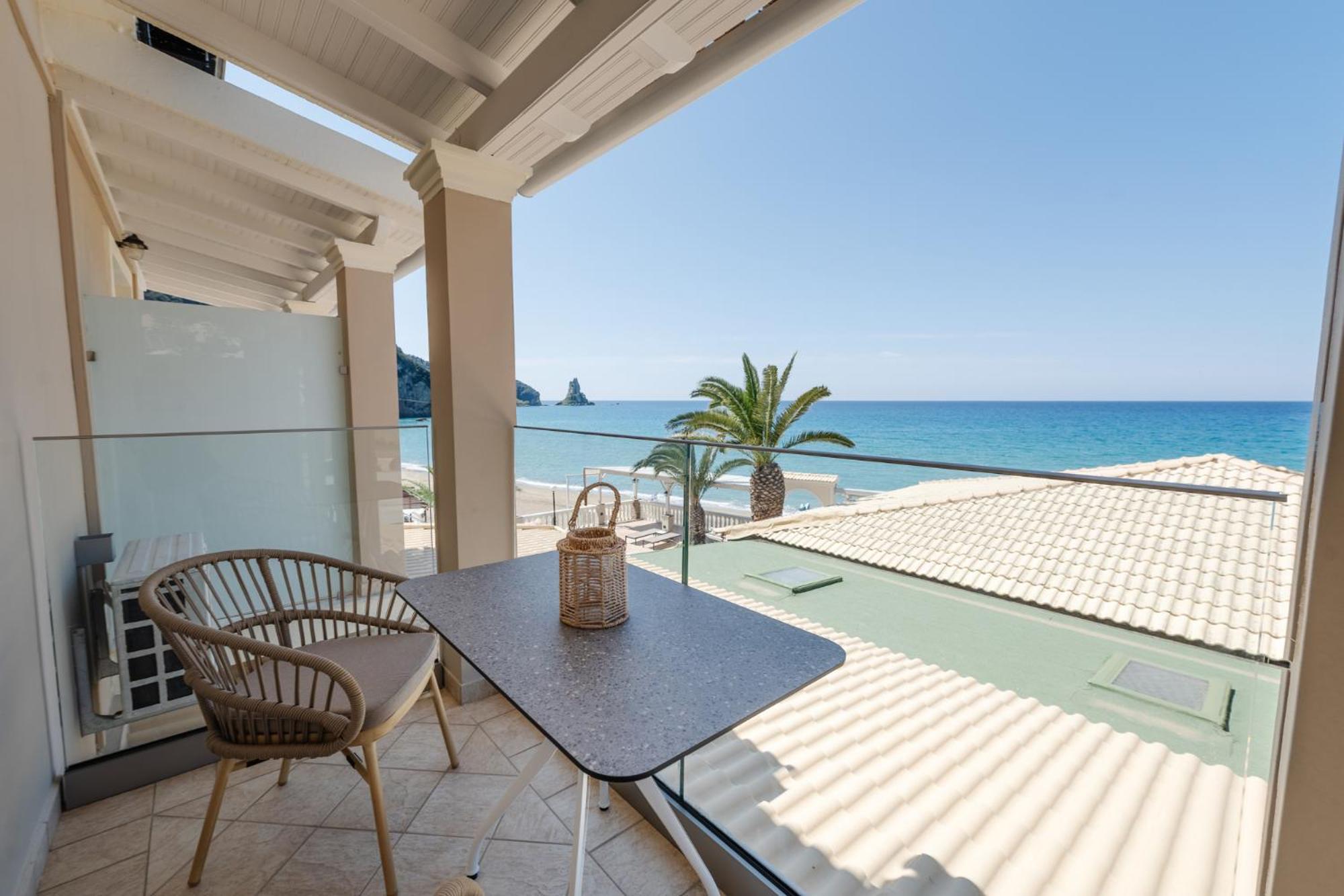 Sea Breeze Hotel & Apartments Айос-Гордіос Екстер'єр фото